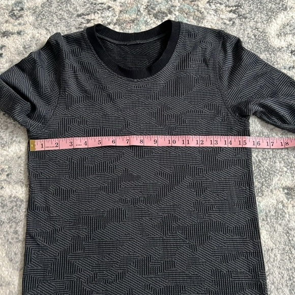 Lululemon Swiftly Breathe Long Sleeve - Picture 5 of 10